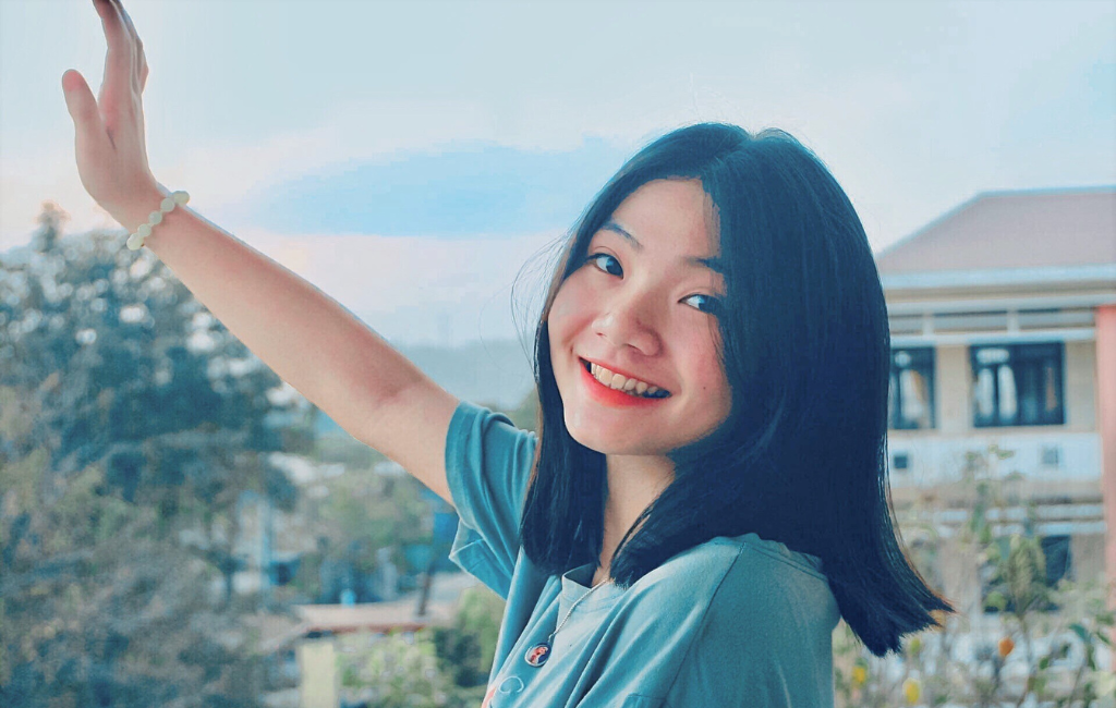 Lúc đấy được tiếp tục đi học là em đã thấy hạnh phúc lắm rồi