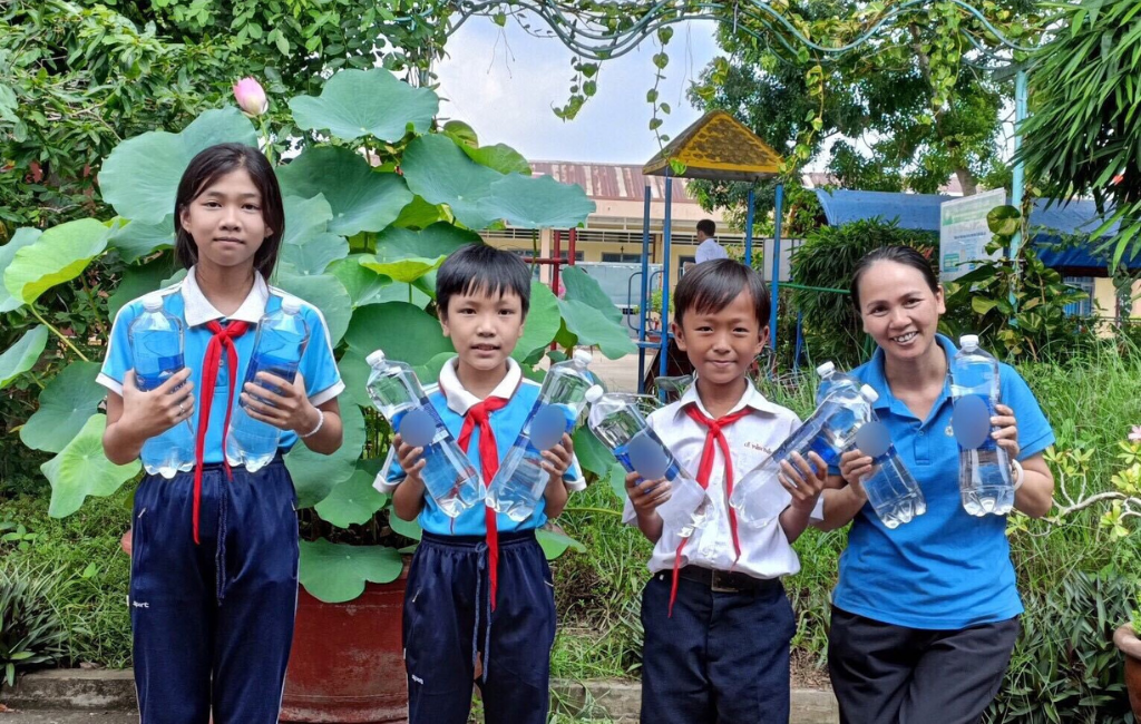 Ứng phó với tình trạng thiếu hụt nước ngọt tại miền Tây