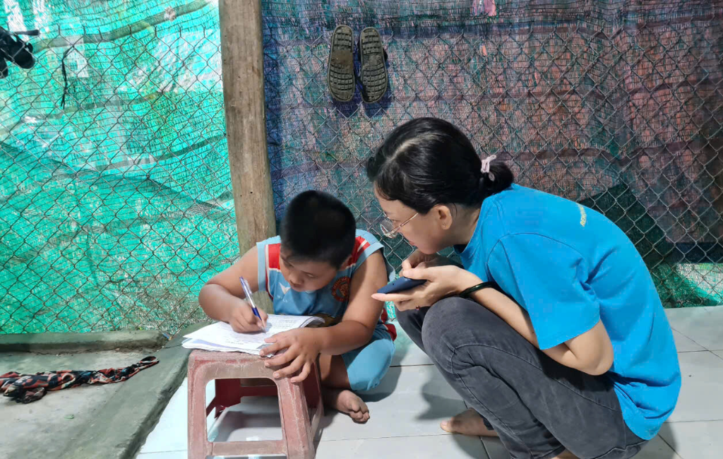 Đi thăm nhà, hiểu thêm về những bước chân nhỏ vươn tới ước mơ con chữ